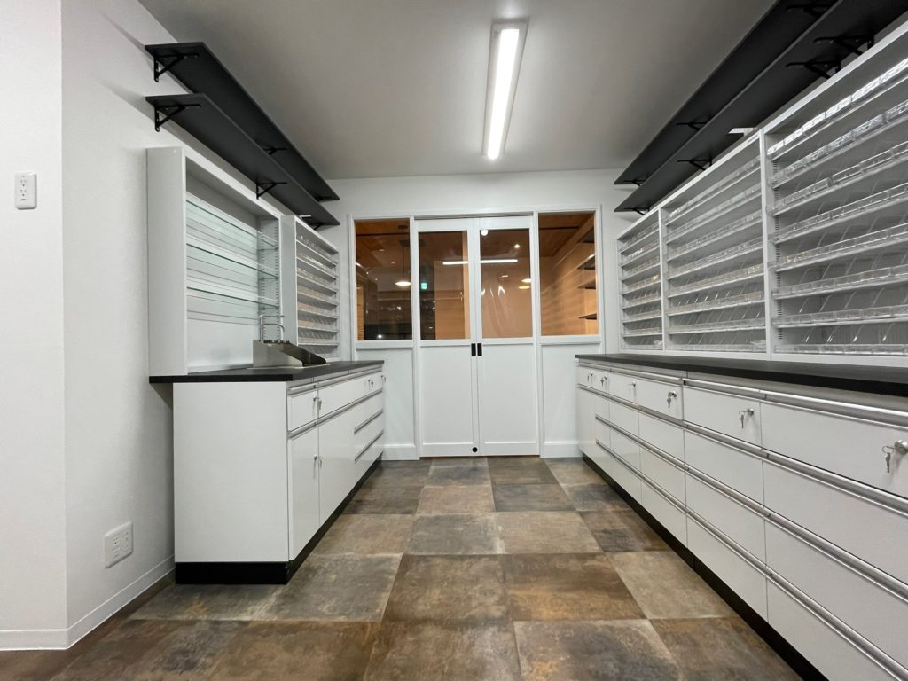 大阪府　薬局新装工事