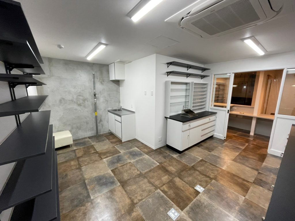 大阪府　薬局新装工事