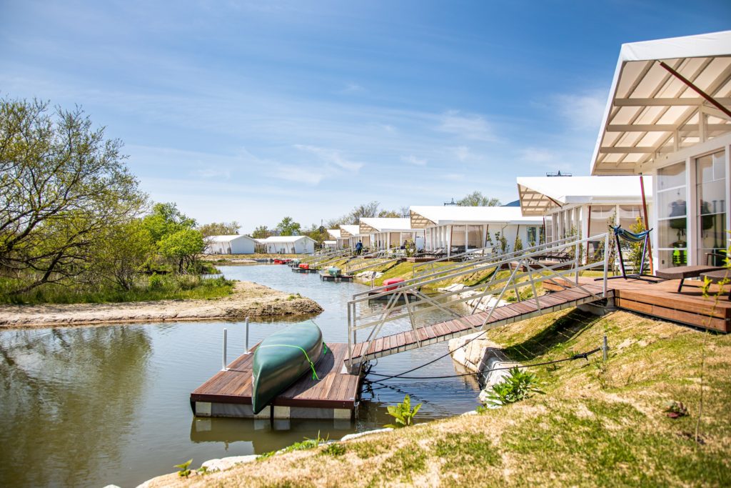 滋賀県　大型グランピング施設　新装工事