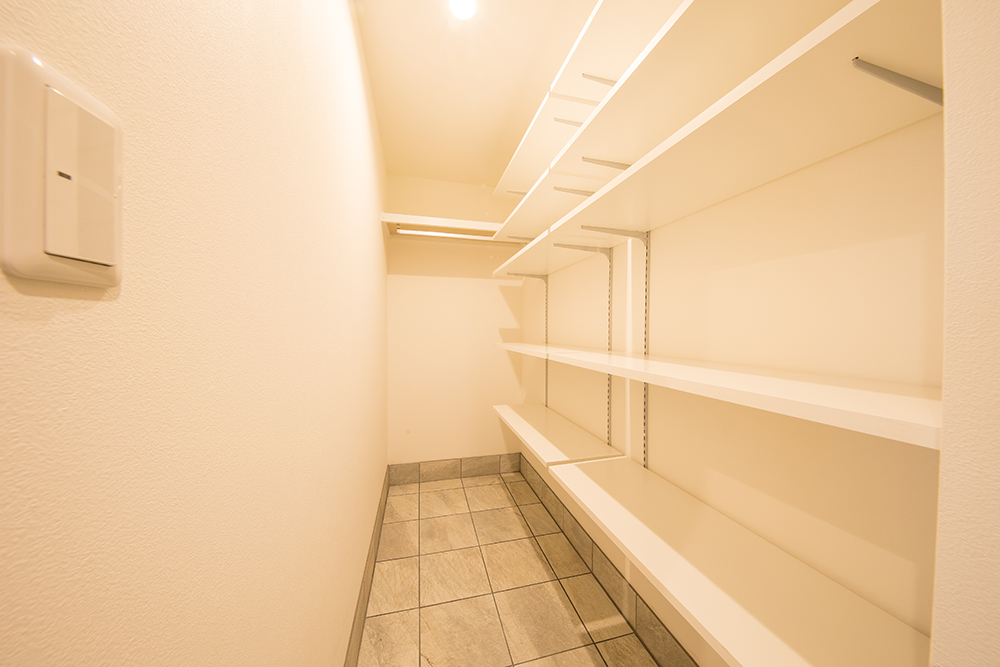 大阪府　マンション　新装工事