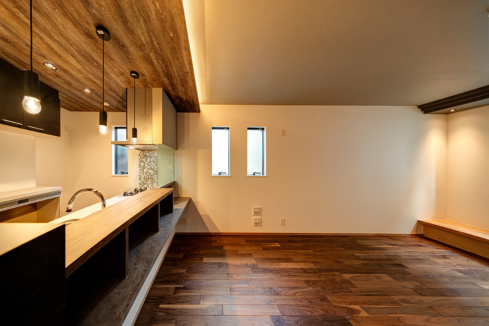 大阪府　二世帯新築住宅