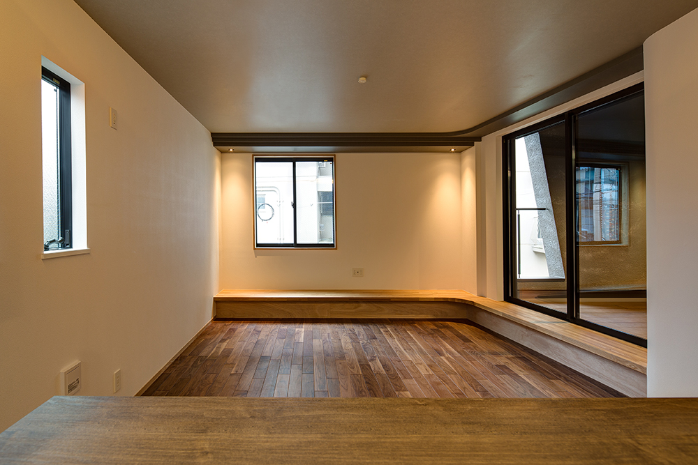 大阪府　二世帯新築住宅