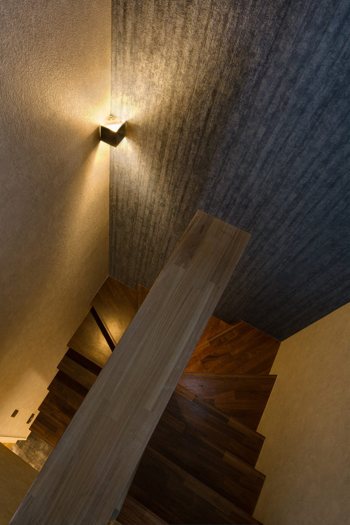 大阪府　二世帯新築住宅