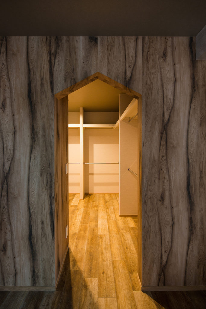 大阪府　二世帯新築住宅